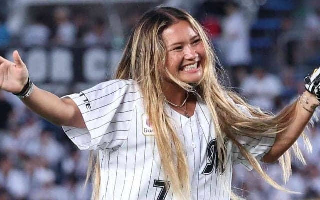 幕張に降臨…16歳メダリストが「かわいい」　長髪サラリの一投が「太陽のよう」