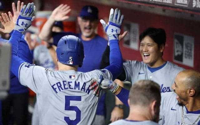 大谷44号から3連発「クレイジー」　現場は“大混乱”…史上初の偉業も「届く」