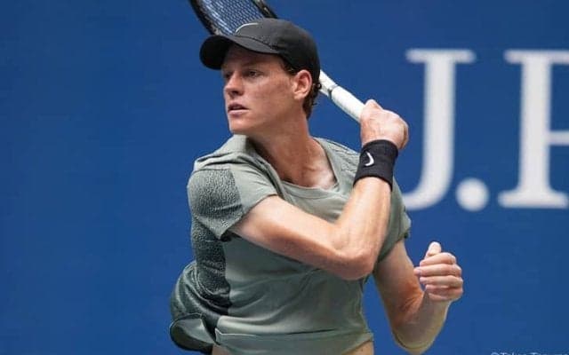 シナーが4年連続で16強！ジョコビッチ＆アルカラスの敗退に「このスポーツが予測不可能だということ」[全米オープン]