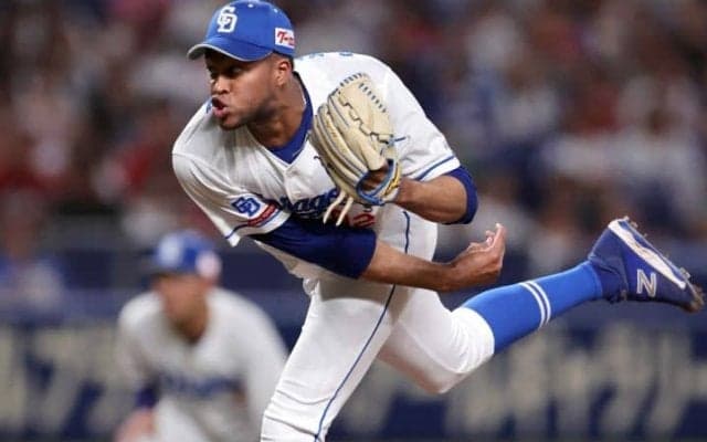 中日の抑え、R・マルティネスは「残竜」なるか　契約切れの今オフに大争奪戦も？