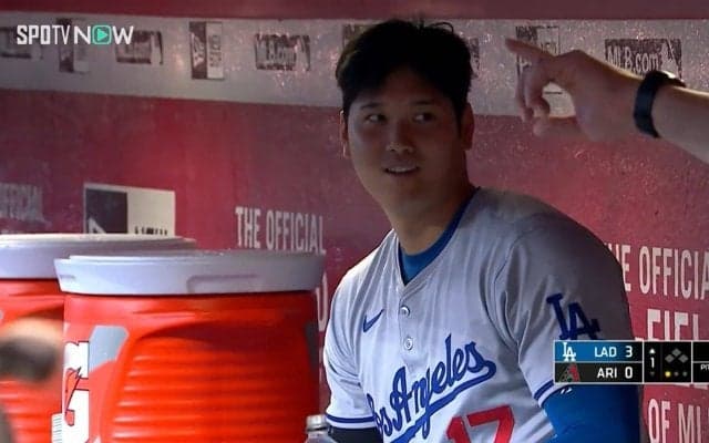 究極の“虚無顔”…大谷翔平らMVPトリオから3連発被弾の投手にファンもハラハラ「心折れる」「ちょっとかわいそう」