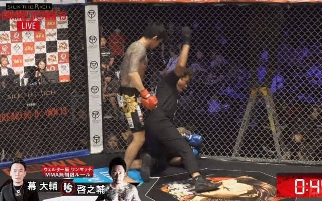 “キング・オブ・アウトサイダー”啓之輔、衝撃の秒殺KO！ 初代アウトサイダー王者を返り討ちに