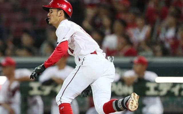 広島25歳が「完全覚醒」　忍者守備だけじゃない…指揮官爆笑の“珍HR”「最高すぎ」