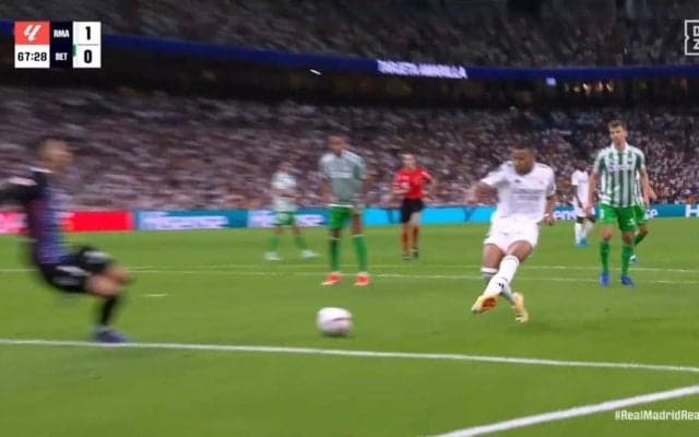 「ケチャドバだ！」エンバペが待望のラ・リーガ初ゴール＆わずか8分後のPK弾でドブレーテ達成！超人的高速プレーに「怪物覚醒！」「やっと決めた」