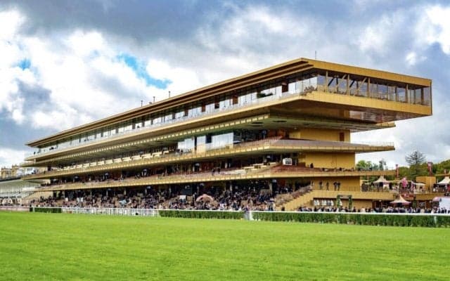 凱旋門賞の馬券発売…武豊騎手も参戦