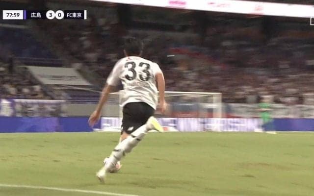 長友佑都もドヤ「やっぱエグい」スタジアム騒然の爆速40m独走！圧巻のドリブル突破から意地の追撃弾が決まった瞬間「破壊力ハンパない！」