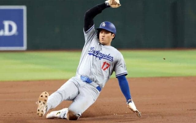 「私たちは歴史を目撃している!!」大谷翔平、1試合3盗塁の驚愕　7回に二盗、三盗を決め「44-46」達成で夢の「50-50」も目前