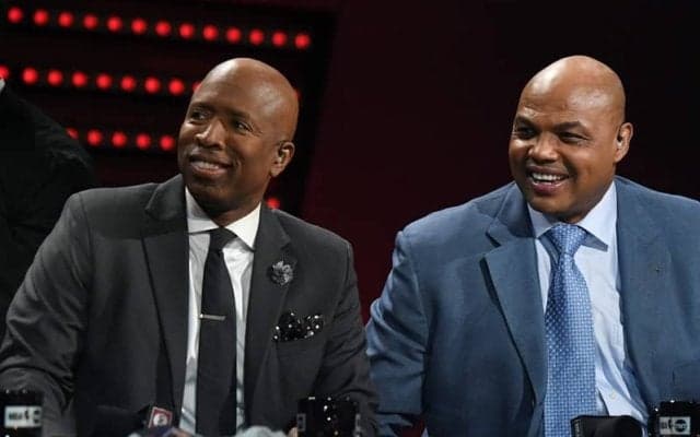 元NBA選手ケニー・スミスがレブロンの今後を予想「レイカーとしてキャリアを終えると思う」