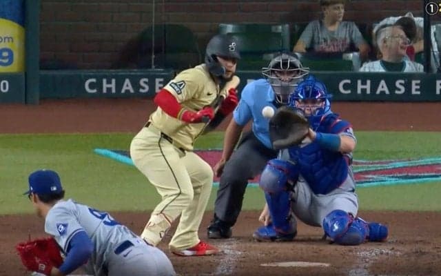 バント下手すぎ！ 辛口解説者が“ダメ出し”「楽勝でストライク」 見逃し三振→審判にクレームの問題シーン