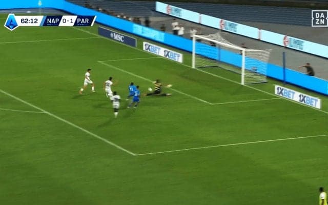 日本代表でも頼むぞ！ GK鈴木彩艶、怪物ルカクとの初対決でビッグセーブ「シャットアウトだ」強烈シュートを右足１本で弾き返した瞬間