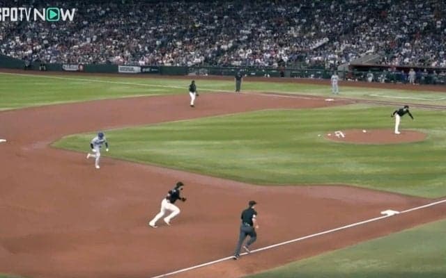 やる気ある？ 大谷翔平が「盗みすぎ」 とんでもないリード… 大胆すぎる“三盗”が「異常すぎる」