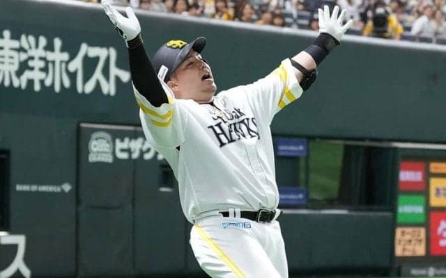 山川穂高が“86キロ粉砕”で30号到達　12球団最速＆自身4度目…本拠地熱狂