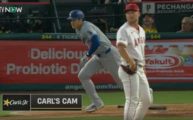 大谷翔平には「やっちゃダメ」 ど真ん中に“失投”→181キロ“弾丸ライナー”三塁打… 相手投手の様子がおかしくなる