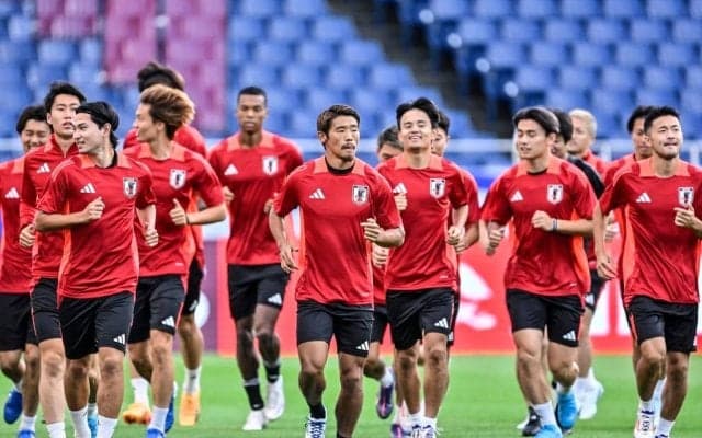 「なんて幸せな写真なんだ…」「イキイキしてる！」伊東純也が日本代表の試合前日に見せた「リラックス姿」が大反響！「めっちゃ可愛い」「カッコいいよぅ。。」の声