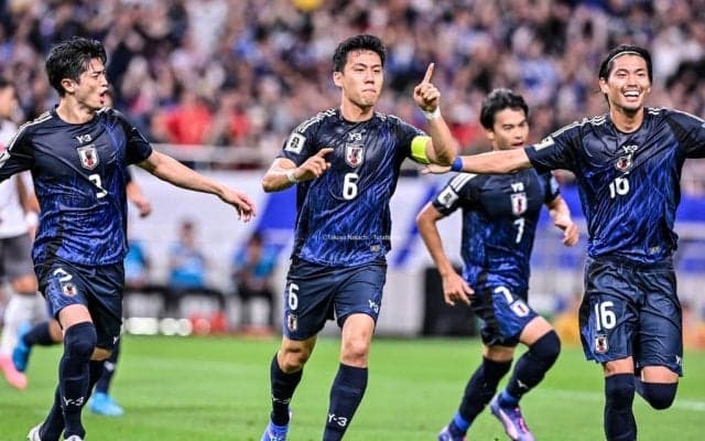「好きすぎるこの写真」内田篤人氏＆影山優佳の埼スタピッチリポート時の仲良しツーショットにファン歓喜！「マジでこの兄妹感、可愛すぎる」「うちかげきたぁぁぁ」と話題