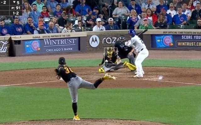 怪物右腕の“ガチ魔球”が「見たことない」 鈴木誠也も手が出ず？ “恐ろしい軌道”のボールに「理解が追いつかない」