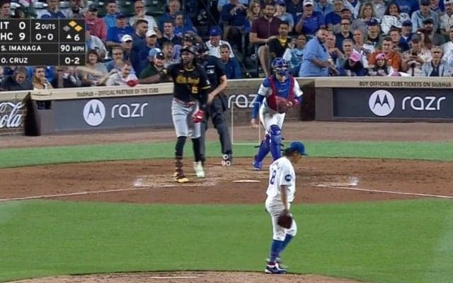 バットで頭を殴る！？ 今永昇太の魔球で“異変”… 三振した相手打者の様子がおかしくなる