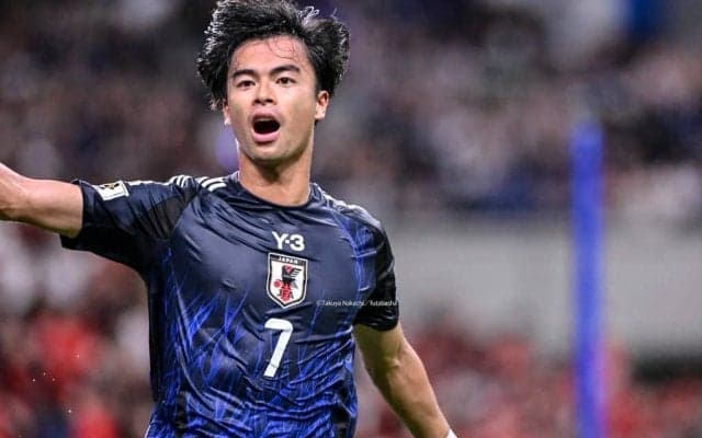 【快勝した中国戦で復活を遂げた森保ジャパンの両翼(1)】あえて配置した“攻撃力に特化したアタッカー”同士が共鳴した場面……三笘薫が「今日は来ないのかな」と諦めかけた中で