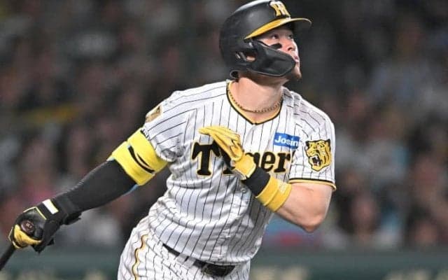 ときに＂叱咤＂も受けながら…球団初の連覇に欠かせないピース　阪神25歳内野手の偉業に話題沸騰「やはり華がある」