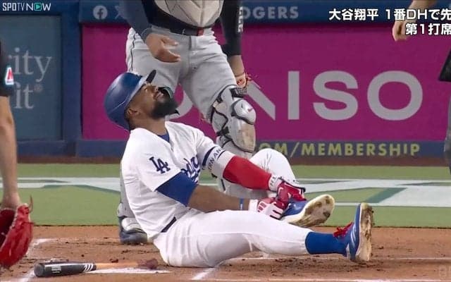 ドジャースに激震！ 頼れる主砲が「痛い」死球交代　一塁まで歩くも苦悶「もう怪我はやめて」ロバーツ監督も沈痛