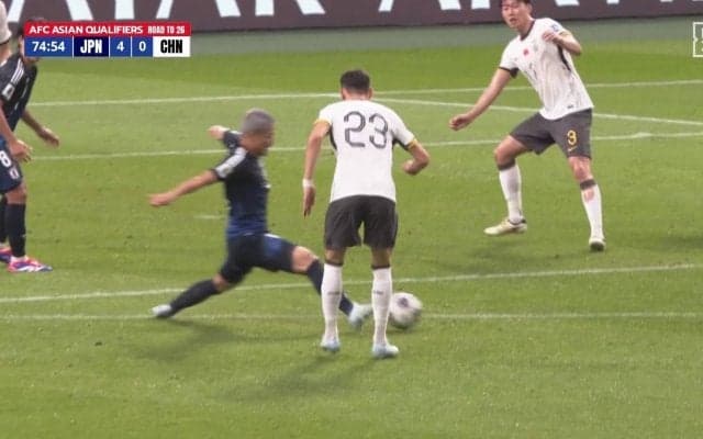 獣かよ！ 前田大然、2秒でボールを奪う爆速鬼プレスの瞬間！10m先から超加速で突っ込む弾丸スプリントに「どっから出てきたのよ」「バケモノ」