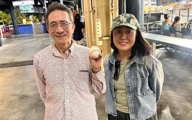 大谷翔平、45-45の記念球…捕ったのは日本人　WSまで観戦予定「現実とは思えない」
