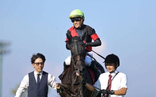 【紫苑S】石川裕「びっくりの時計」クリスマスパレードがレコードV