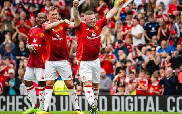 ルーニーが圧巻FK弾でOT沸かす！　ユナイテッドvsセルティックのレジェンドマッチ開催