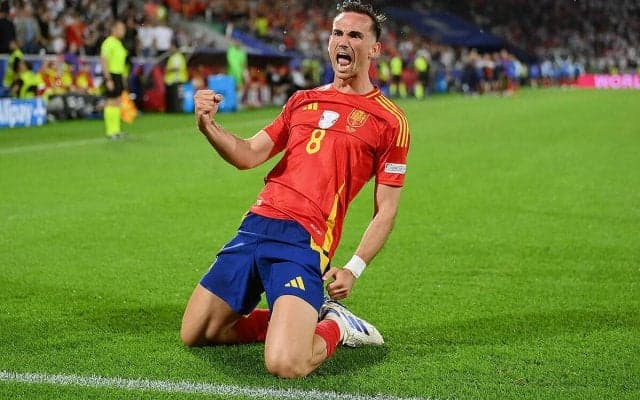 ユーロ王者スペインが勝負強さ発揮で今大会初勝利！　ル・ノルマン一発退場も難敵スイスを敵地で撃破【UNL】