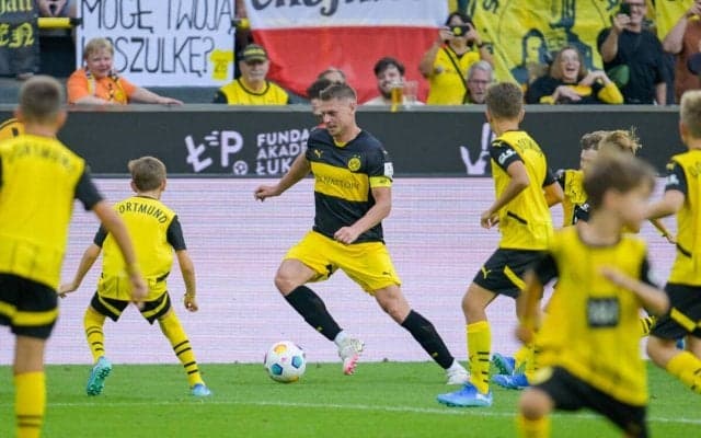 「グルーvsミニオン」 引退試合で100人相手にしたピシュチェク！ PK獲得を巡って物議も「子供たちを騙した」