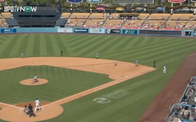  大谷翔平の特大アーチで外野手“確信フリーズ”…みんな一歩も動かない「どこまで飛んだ？」「えぐいって」