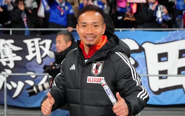 日本代表ロッカールームの舞台裏…長友佑都の“闘魂注入”がエモすぎる！「本当に偉大」「雰囲気と安心感が出る」「感謝やな」ファン感動