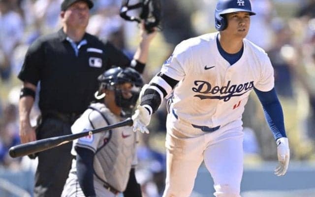 大谷翔平の“137m衝撃弾”に「あの場所に飛ぶのを見たことがない」カーショーも仰天！あと1本でアジア出身選手最多記録に並ぶ