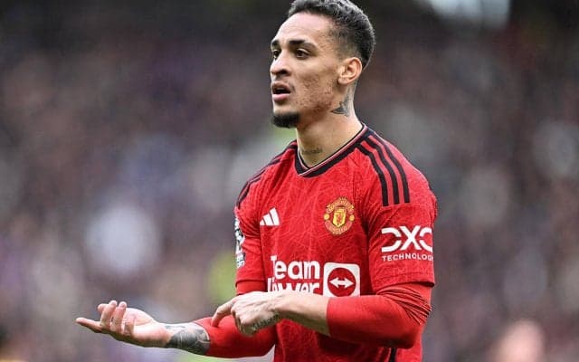 出場機会激減のアントニー…トルコ行き報じられるもマンチェスター・ユナイテッド残留を希望か