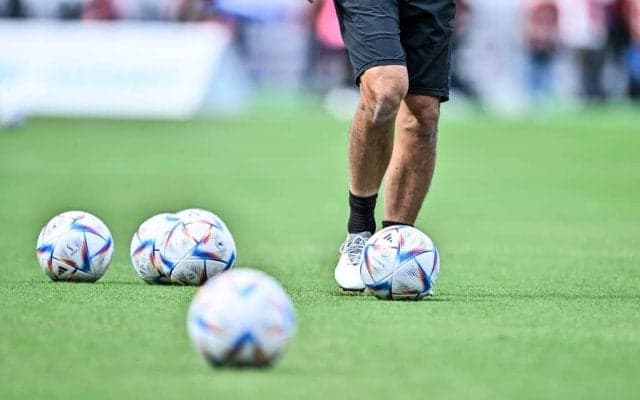 「阿部ちゃん！」「1人だけ真顔でピースしとる」錚々たる面々が揃ったS級コーチ講習会の集合写真にツッコミの声！「阿部ちゃんだけピースしてるの可愛い」と話題に