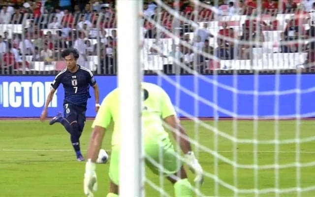 三笘薫、爆速スプリントからの圧巻アシスト「ぶち抜いてるやん」一瞬でマークを外す“急加速”ぶち抜きフリーランが話題沸騰「裏取りが完璧」