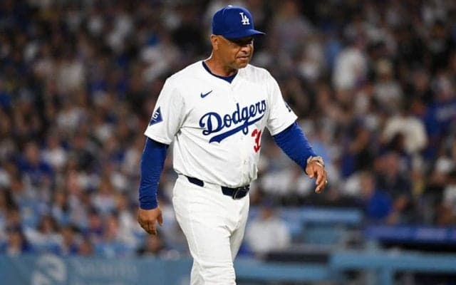 ド軍“悪夢の8回”、3失策5失点で逆転許す　本拠地ため息…ロバーツ監督憮然