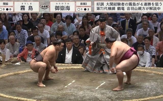 「手拍子はヤメれ」「感じ悪い」館内のマナー違反に苦言と嫌悪感が続々…「コールダメよ、絶対」「なんだかなぁ」