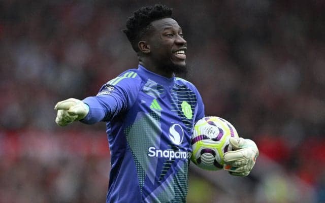 ユナイテッド守護神にウガンダが熱狂！ 何百人ものファンが試合後のオナナを包囲