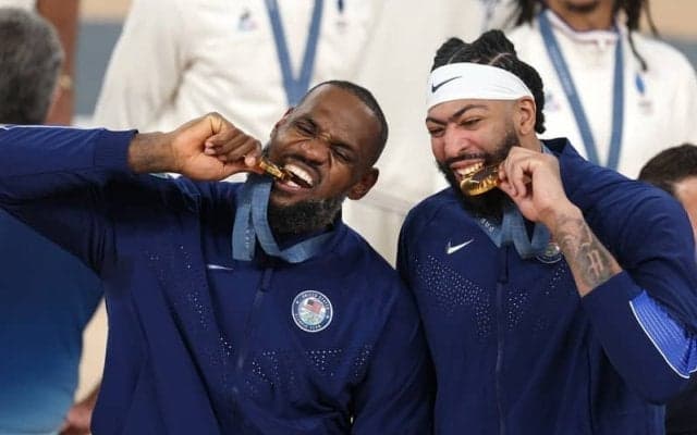 パリ五輪に出場したレブロンとデイビス…レイカーズ指揮官は「心配していない」と信頼