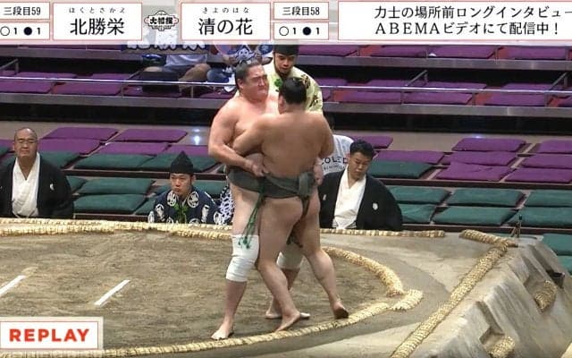 土俵際で衝撃の大逆転！ 0.2％の“特殊技”が見事に決まった瞬間「足残ってる」「素晴らしい」