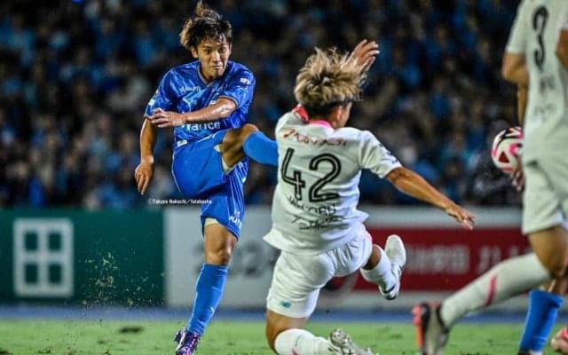 「綺麗な落ち方してるなぁー」J1川崎MF橘田健人のギュンと落ちるシュートが「翼くんのドライブシュートの様だ」と大絶賛！ 相手GKがジャンプして伸ばした手も無効化した衝撃の一撃