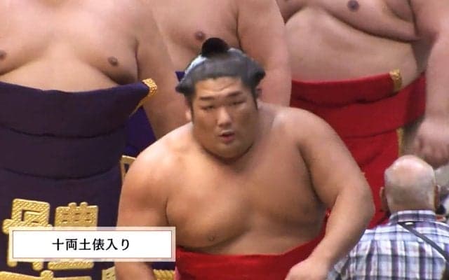 「またかっこいい化粧まわし」尊富士、漆黒の化粧まわしを“大胆”チェンジ「素敵すぎる」今回も反響続々