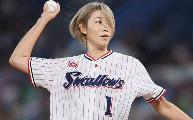 185cm元日本代表は「いつ見ても綺麗」　短パンでの豪快投球で際立つ「スタイル良すぎ」