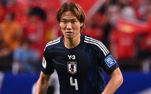 『ヤモリ』にも優しい日本代表DFリーダー！「一緒に上がる板倉さんかわいい」「懐かれてる」“癒しのワンシーン”が反響