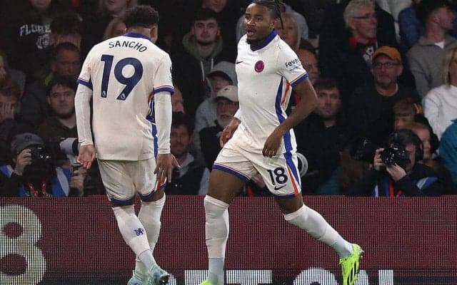 守護神サンチェスが圧巻PKストップなど殊勲の働き！　サンチョお膳立てからエンクンク弾のチェルシーが劣勢の一戦制す【プレミアリーグ】