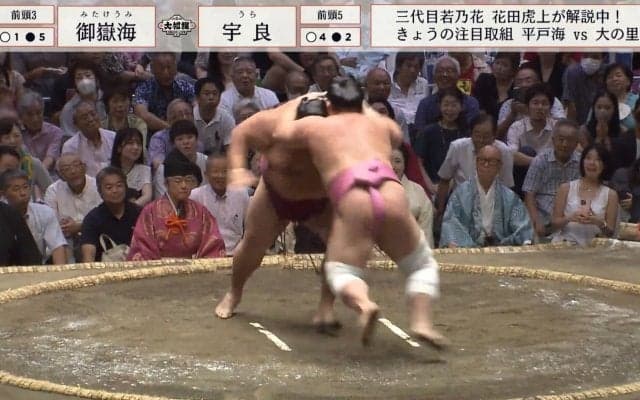 「完全に吹っ飛びました」人気力士の“ド派手”な結末に騒然…「怪我しないでよかった」「怖いな」安堵の声も