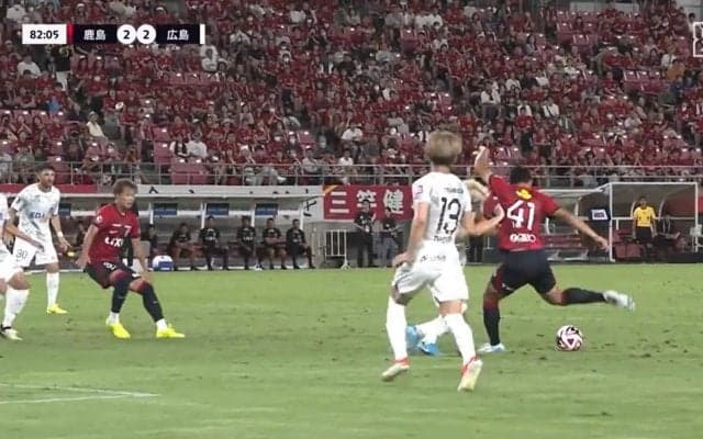 内田篤人を超えた！鹿島17歳FWの初ゴールが値千金の同点弾！鈴木優磨のパスを反転して振り抜く技ありの一撃「すごい選手が出てきた」