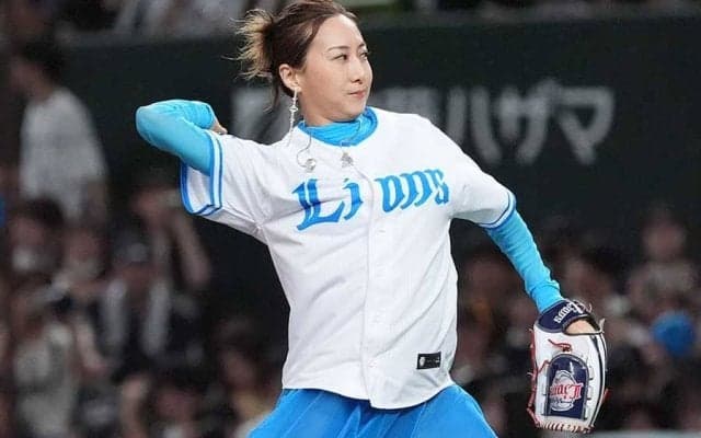 人気歌手に発覚した“意外な特技”　名曲披露→完璧投球に感動「相変わらずお綺麗」