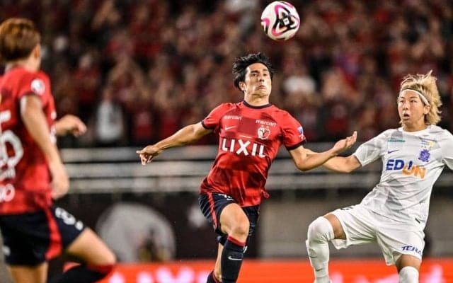 【広島との大一番でドロー。J1タイトルへ崖っぷちの鹿島が見せた可能性(1)】知念慶の復帰で柴崎岳のトップ下起用と「3バック」導入。リーグ終盤へ濃野も強調した鹿島の「伸びしろ」